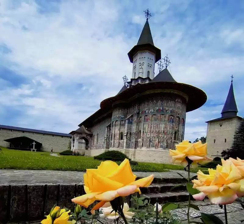 Mănăstirea Sucevița, una dintre cele mai frumoase mănăstiri de vizitat într-un weekend în Bucovina