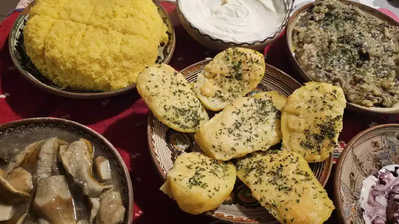 Mâncare la Satul Bucovinean